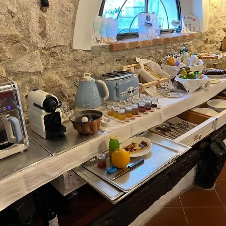 Podere Camaiano Bed and breakfast 3*