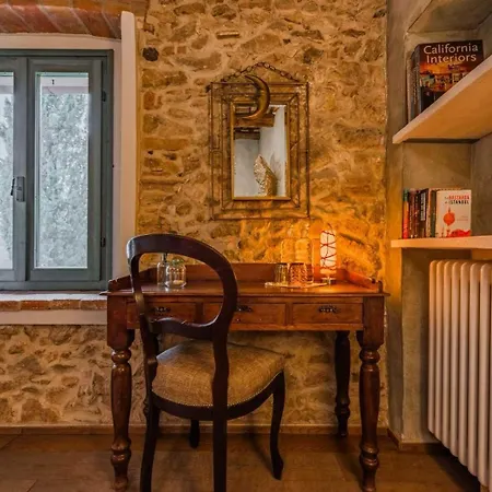 Podere Camaiano Bed and breakfast