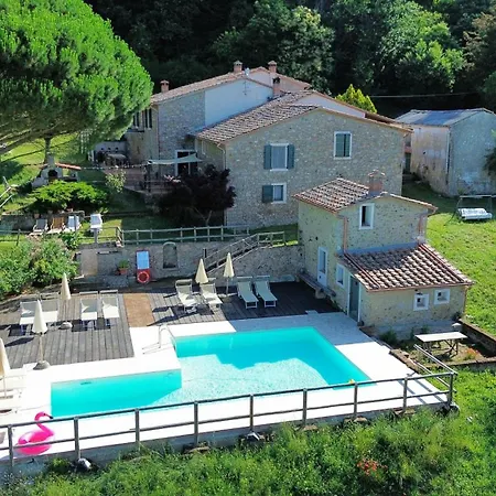 Podere Camaiano Bed & Breakfast 3*