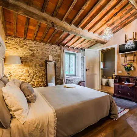 Podere Camaiano Bed & Breakfast 3*
