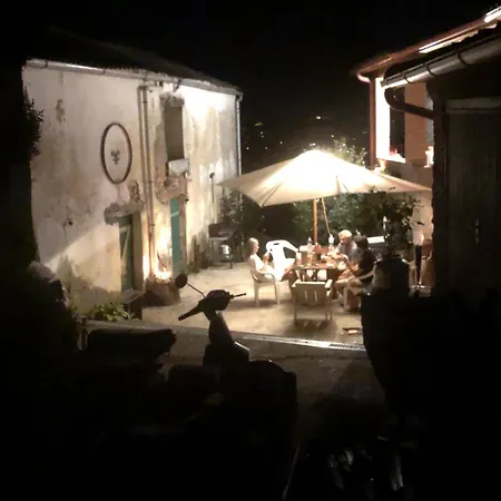 Podere Camaiano 3* روكّاسترادا