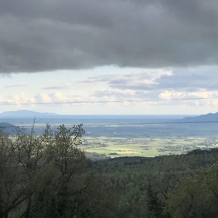 Podere Camaiano فندق مبيت وإفطار 3*